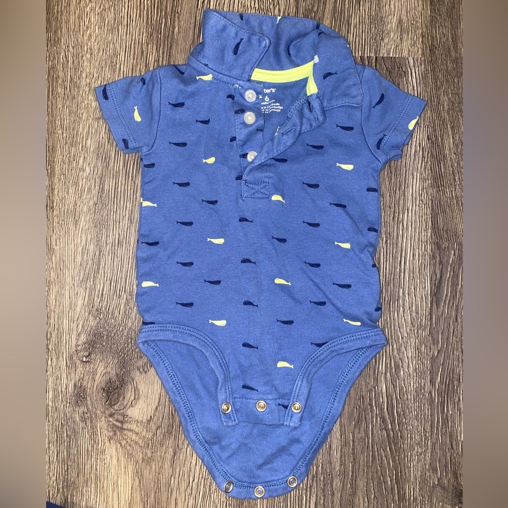 Lot of onesies size 6 months